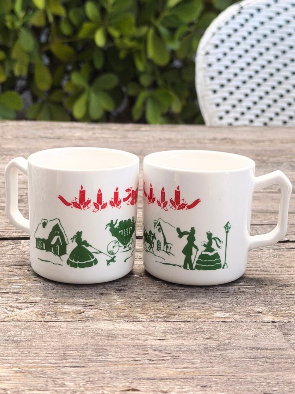 MIRACLE Set of 2 Retro Holiday Mugs Ceramic 6oz Eggnog Winter Scene Christmas